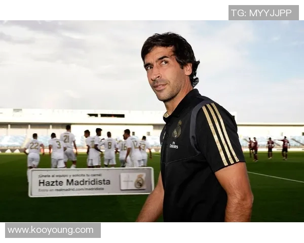 经典球星劳尔高清足球壁纸欣赏重温绿茵场上传奇瞬间